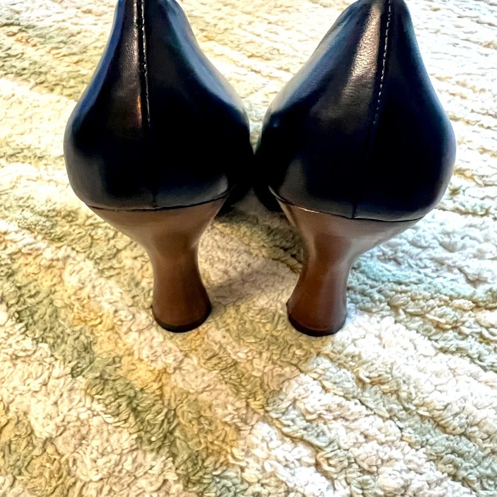 New THE ROW Leather Pumps - Picture 7 of 12